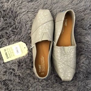 Women’s TOMS